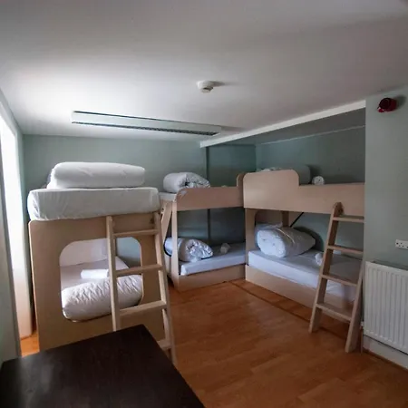 Patrick Street Self-Catering דירה